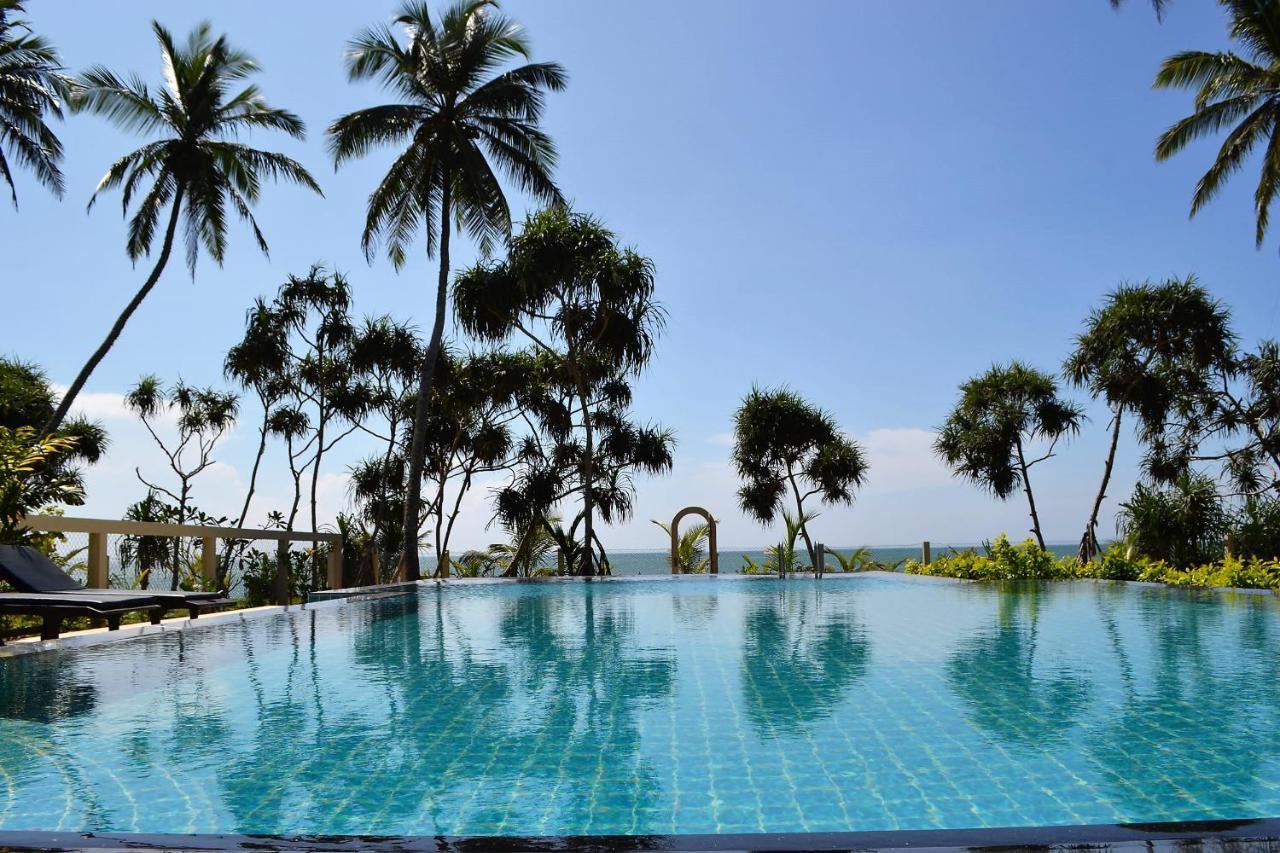 Lanka Beach Bungalows Tangalle Bagian luar foto