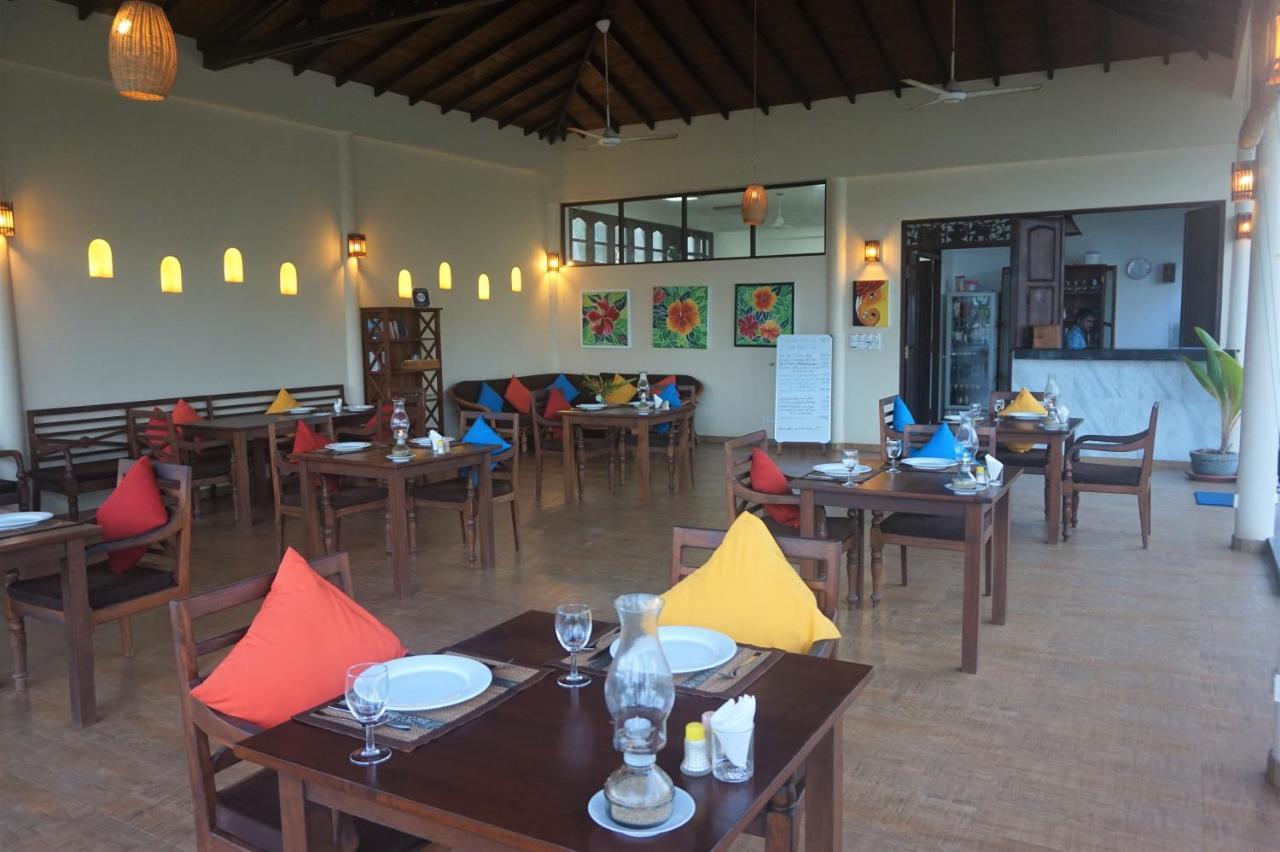 Lanka Beach Bungalows Tangalle Bagian luar foto