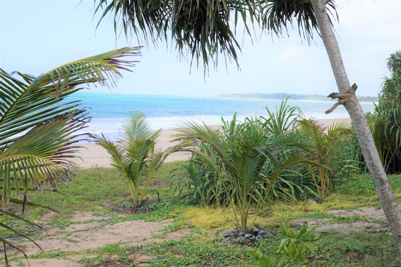 Lanka Beach Bungalows Tangalle Bagian luar foto