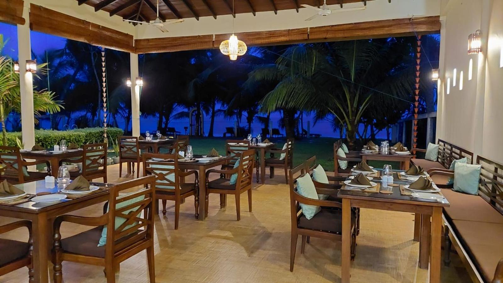Lanka Beach Bungalows Tangalle Bagian luar foto